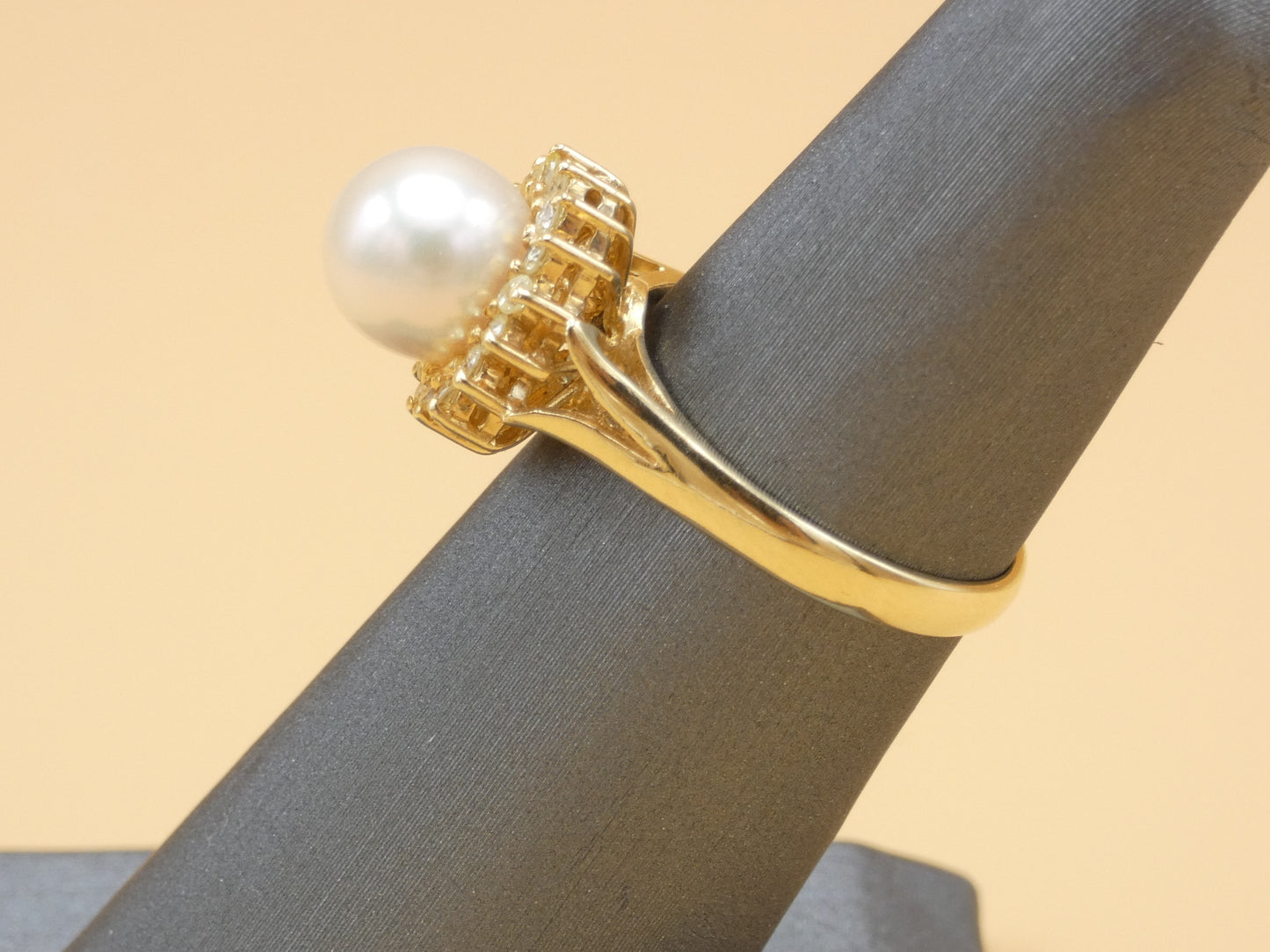 14k Gold Pearl and Halo Diamond Ring