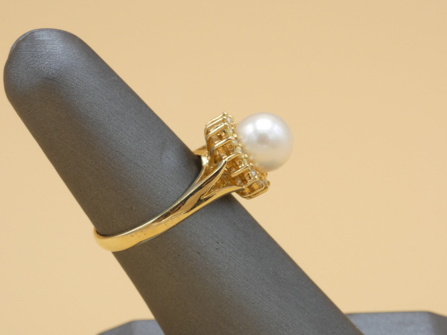 14k Gold Pearl and Halo Diamond Ring