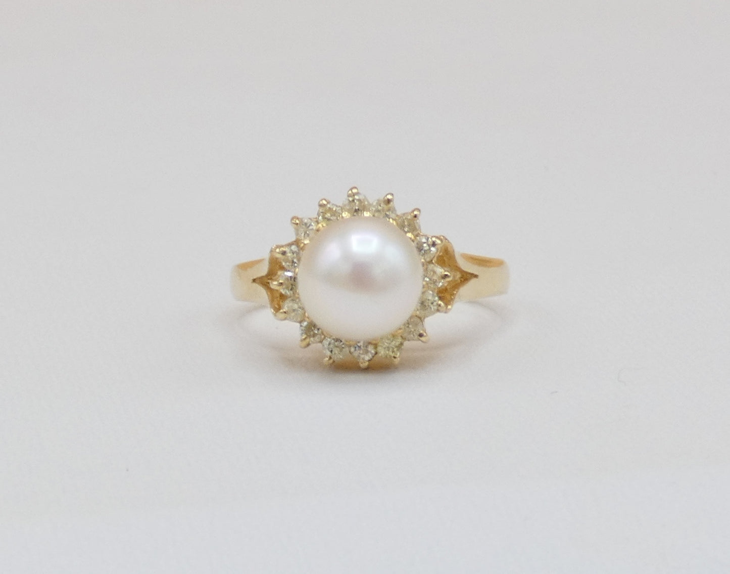 14k Gold Pearl and Halo Diamond Ring