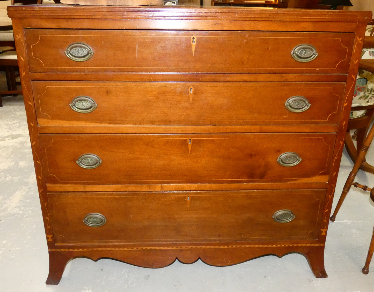 Hepplewhite Chest Dresser