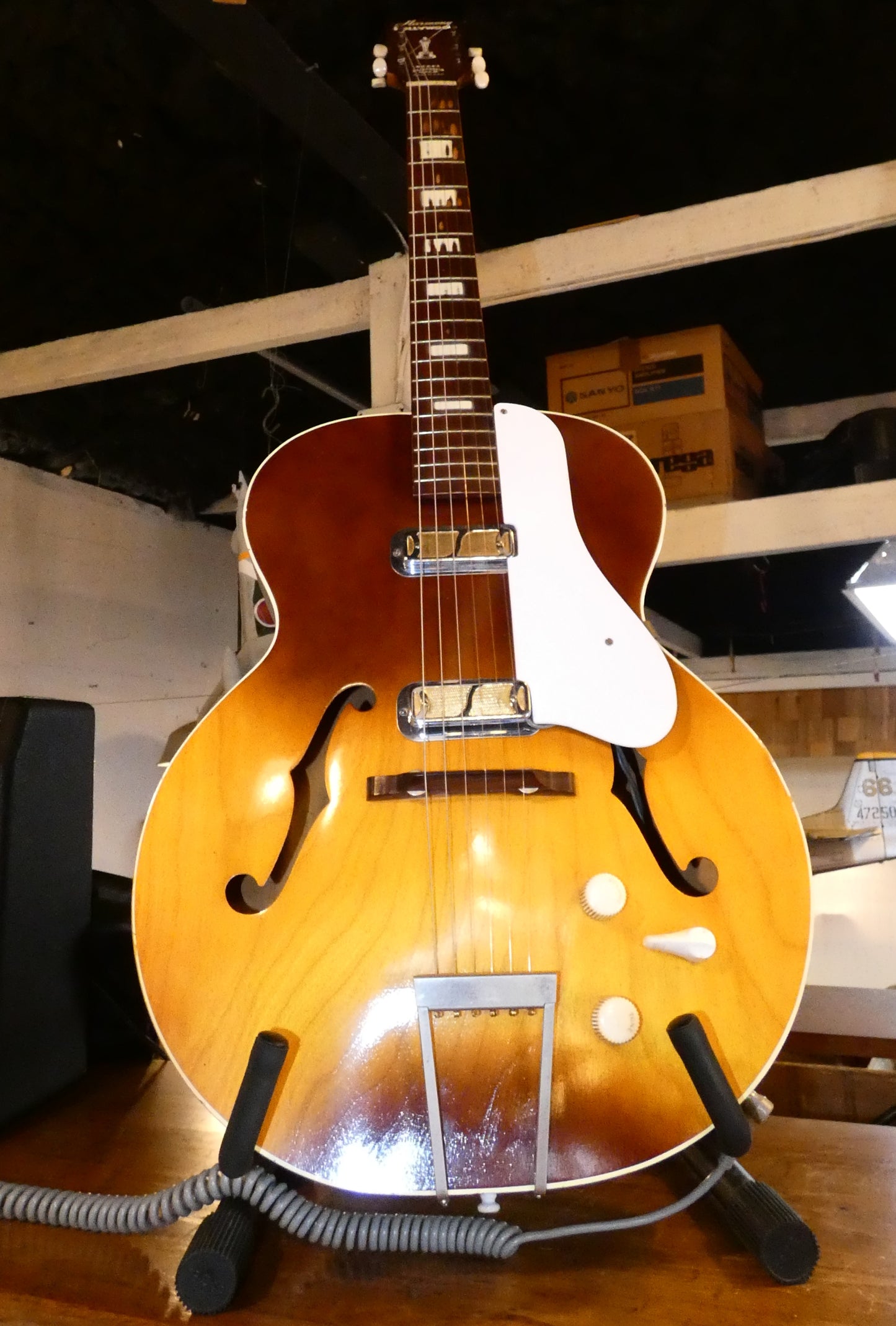 Harmony Hollywood H41 Guitar