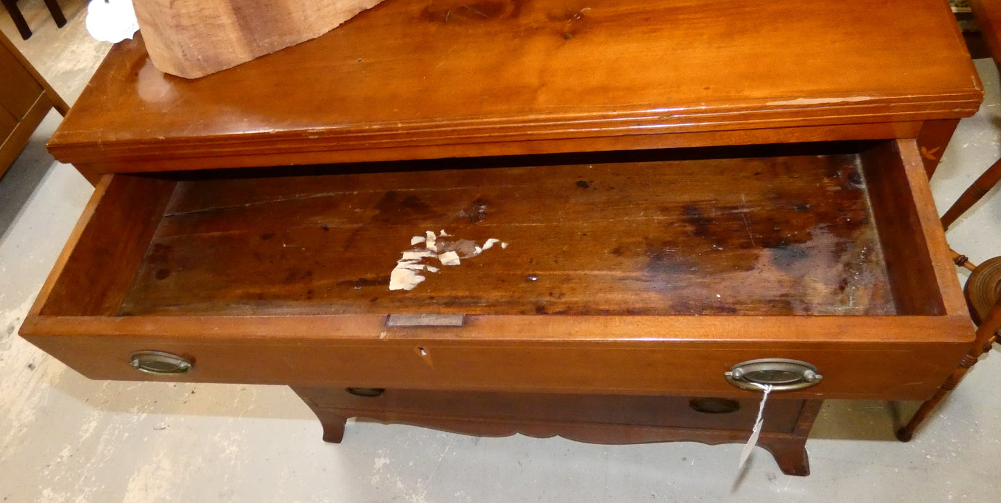 Hepplewhite Chest Dresser