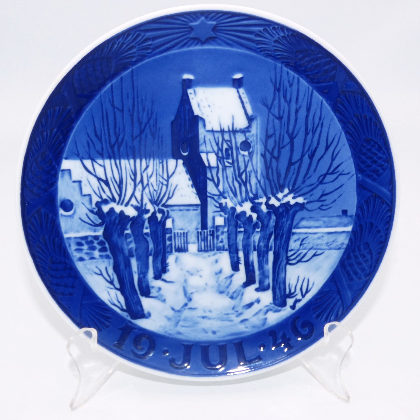 Royal Copenhagen 1946 Christmas Plate