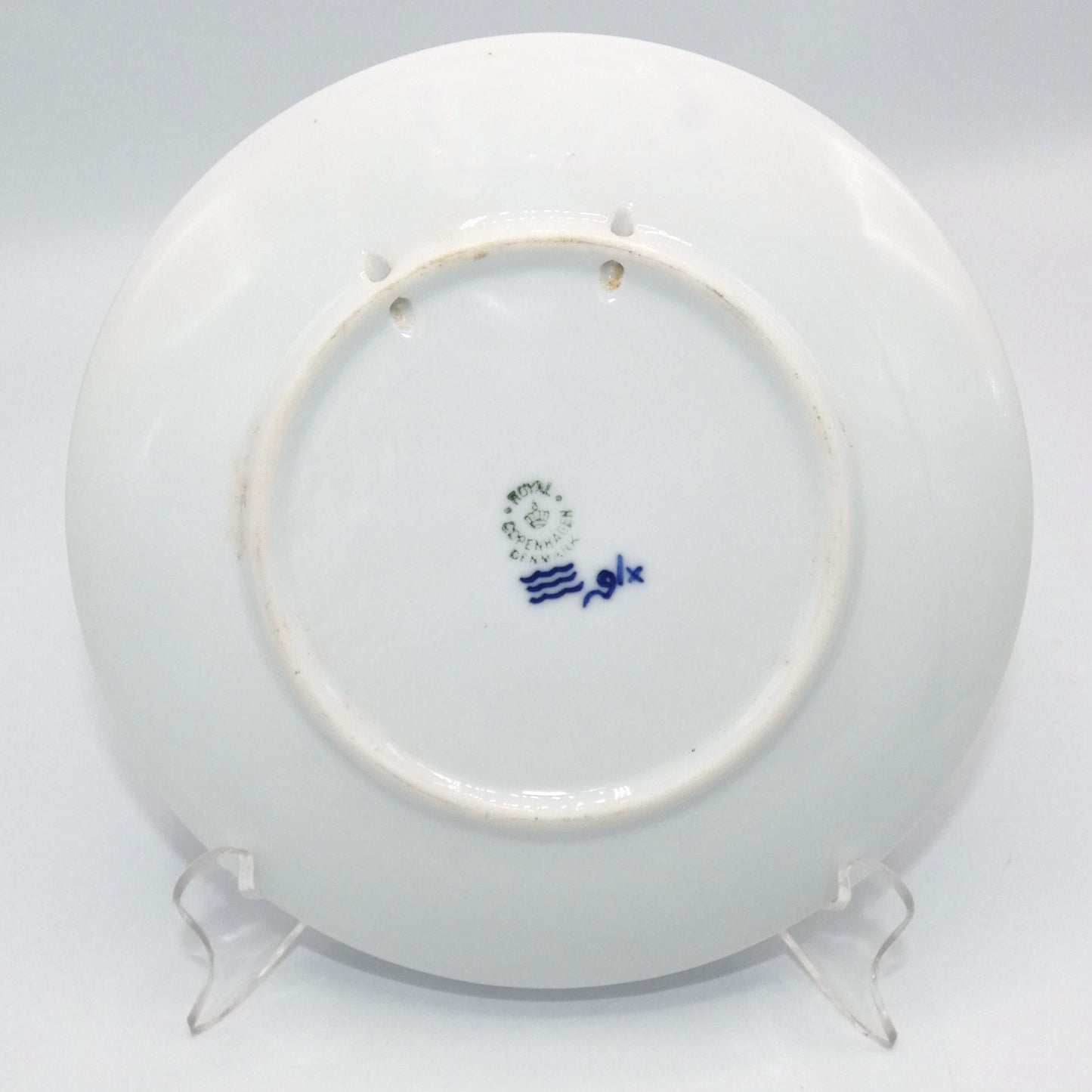 Royal Copenhagen 1946 Christmas Plate