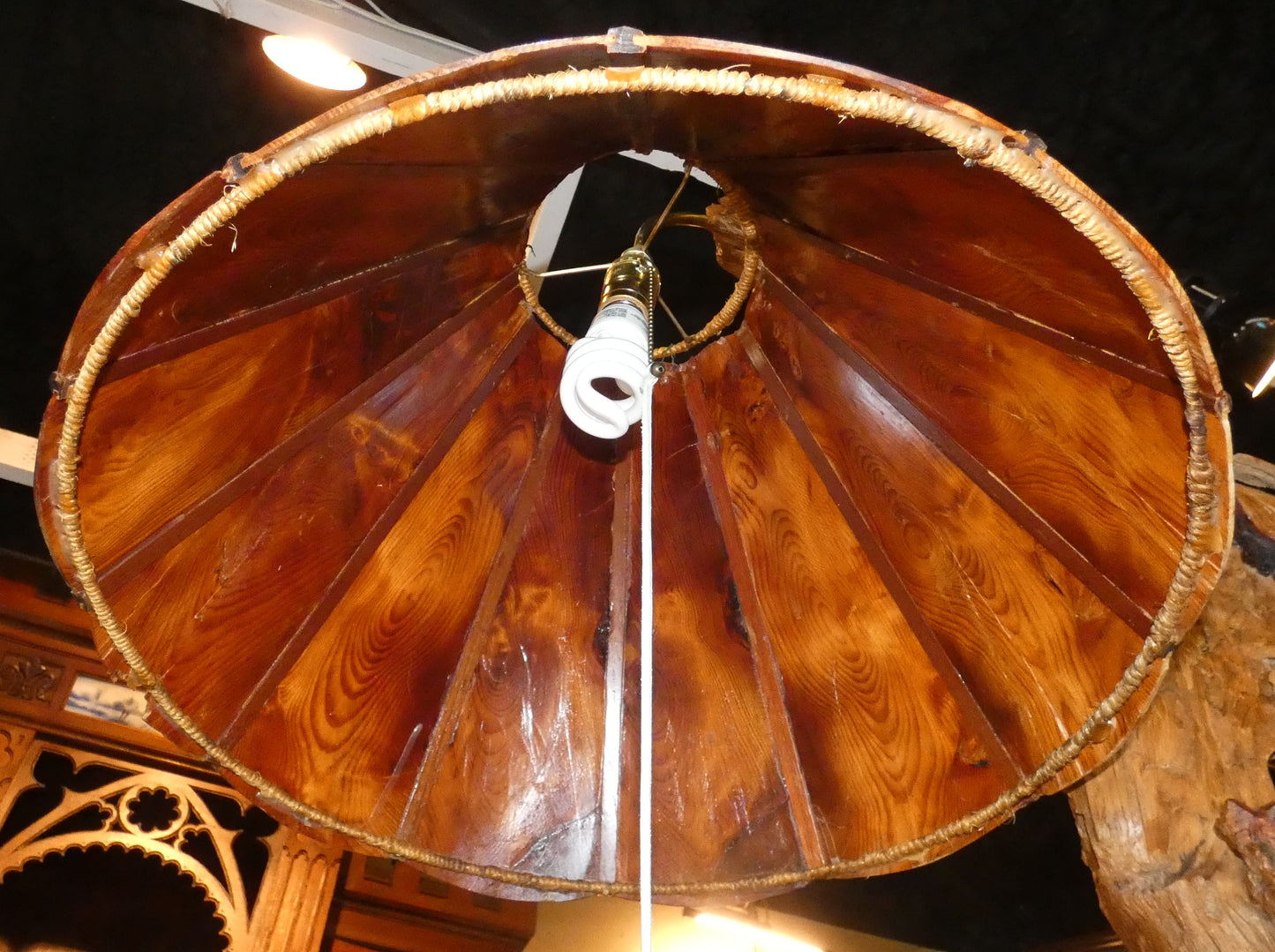 Westen Red Cedar Lamp