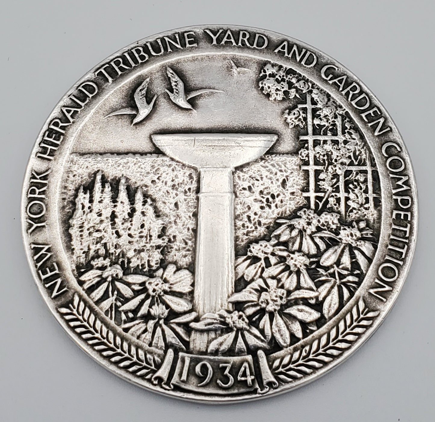 NEW YORK HERALD 1934 TRIBUNE YARD AND GARDEN COMPETITION STERLING MEDAL