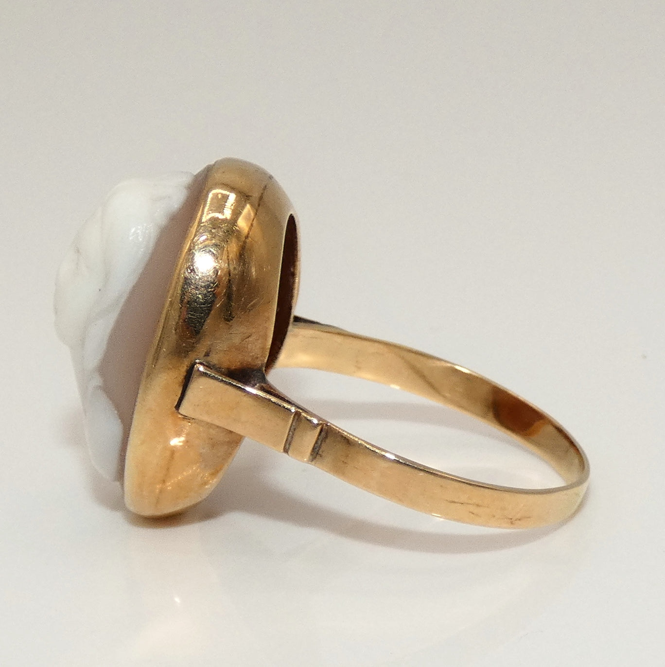 14K Gold Cameo Ring