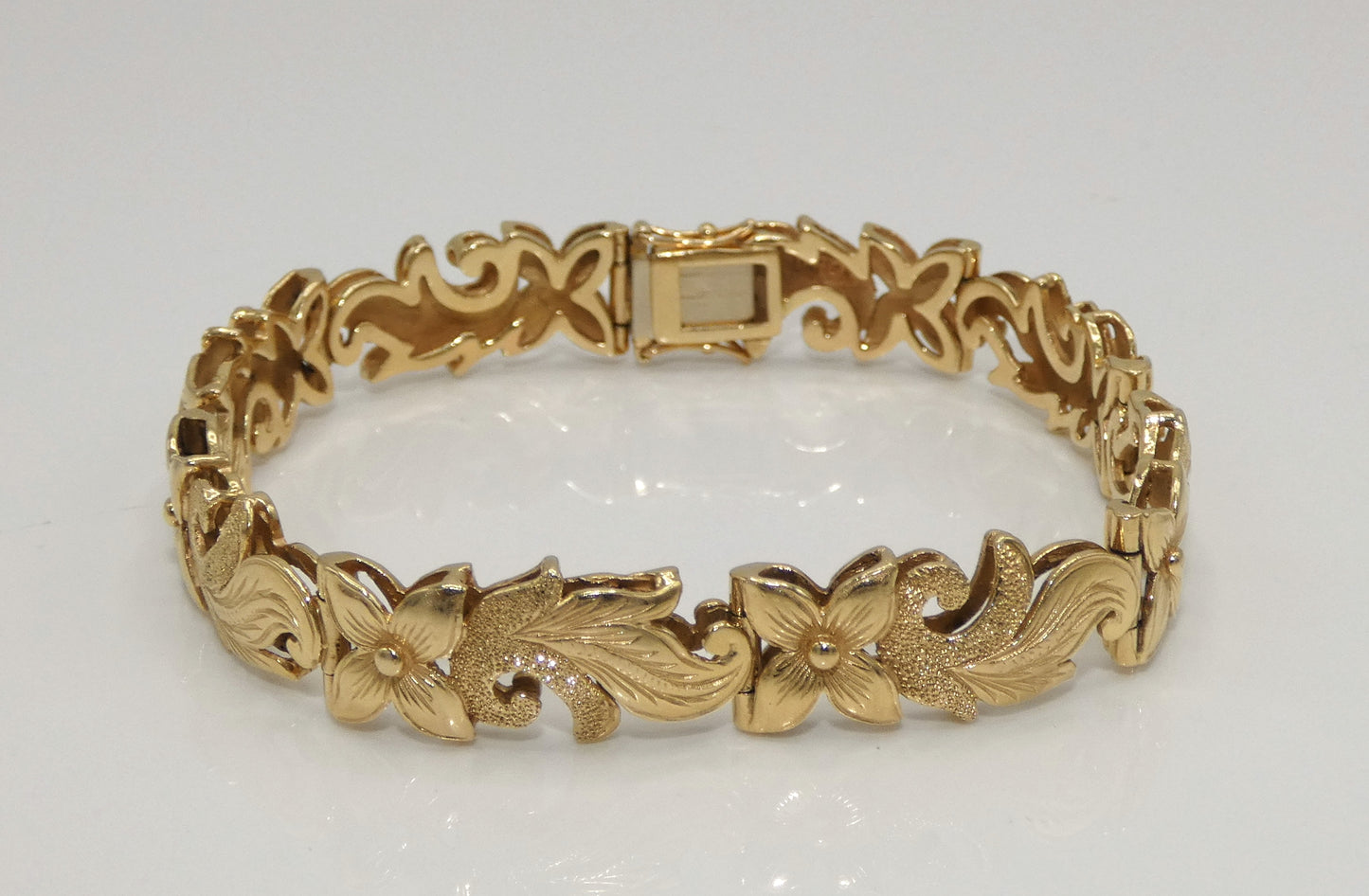14K Gold Floral Bracelet
