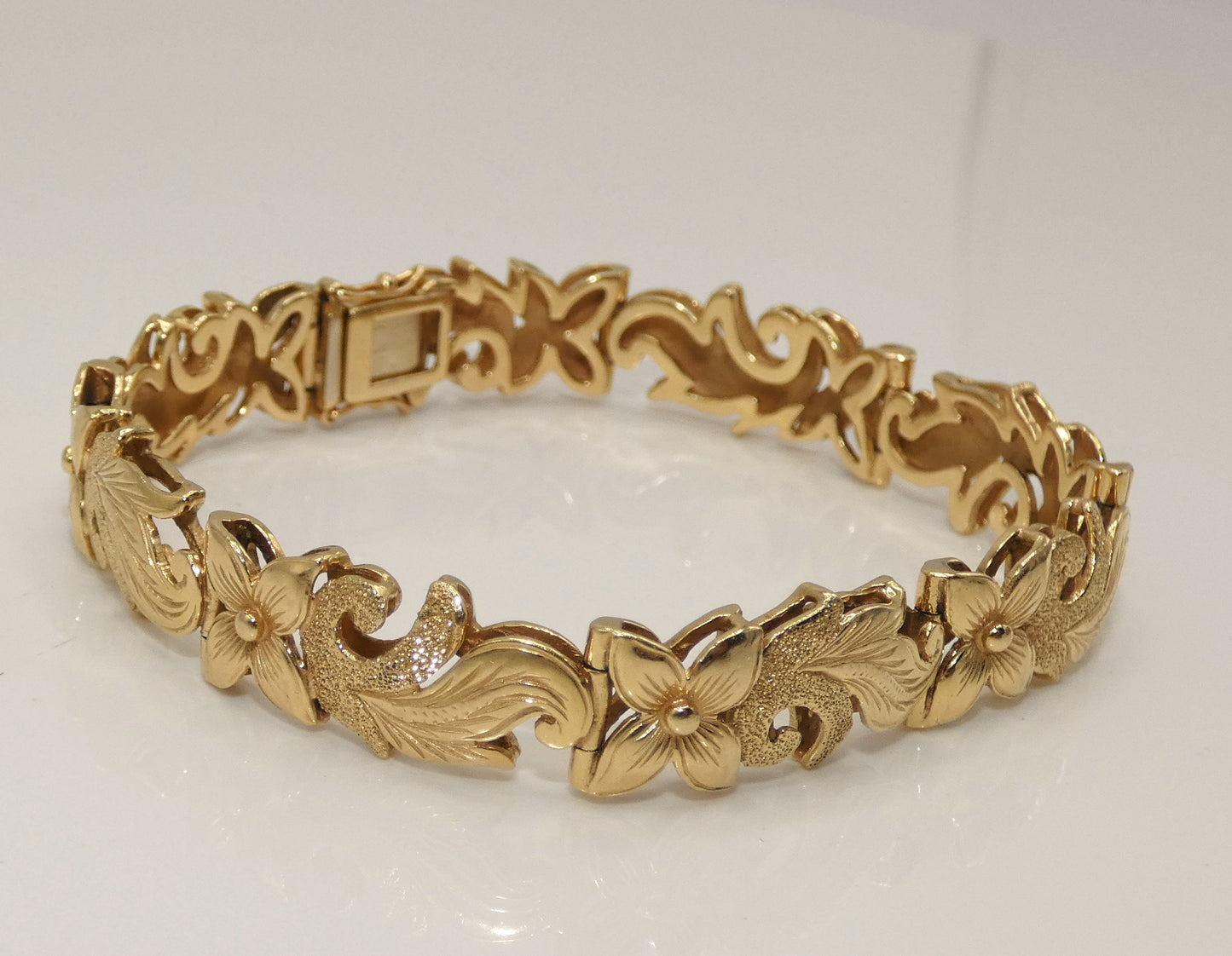 14K Gold Floral Bracelet
