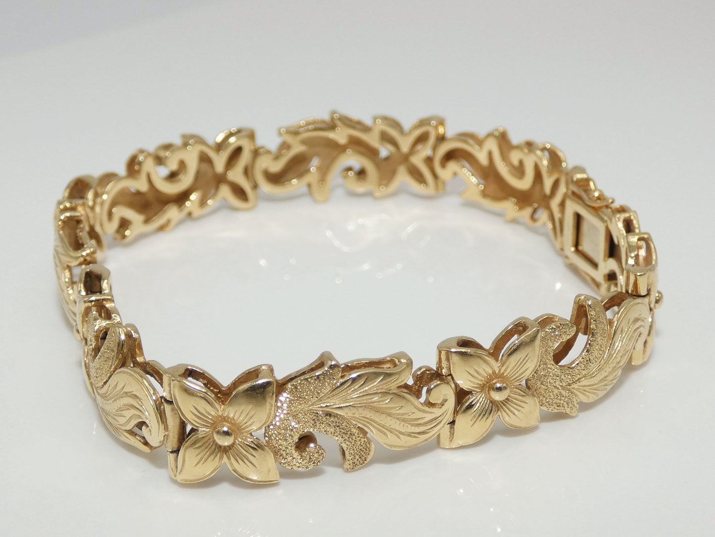 14K Gold Floral Bracelet